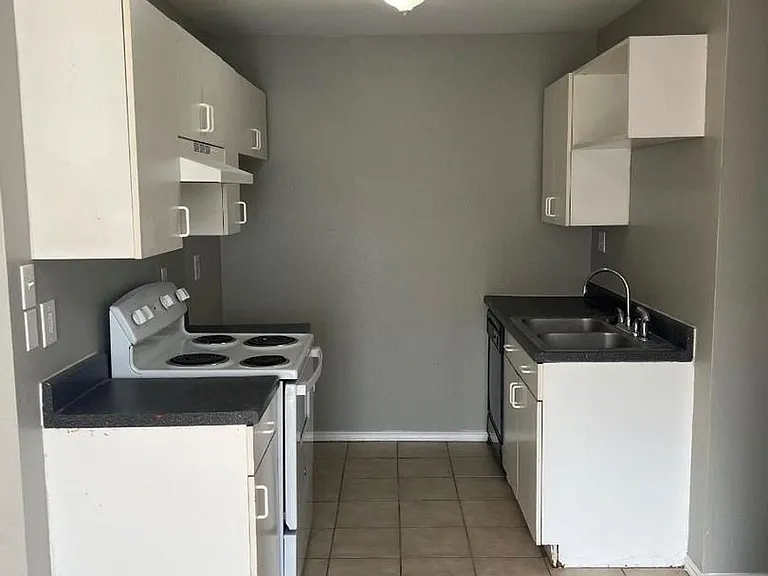 305 Casie Ct — Photo 15