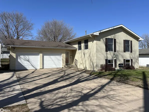 227 E 18th St, Carroll, IA 51401
