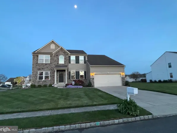 314 Carriage Dr, Mount Royal, NJ 08061