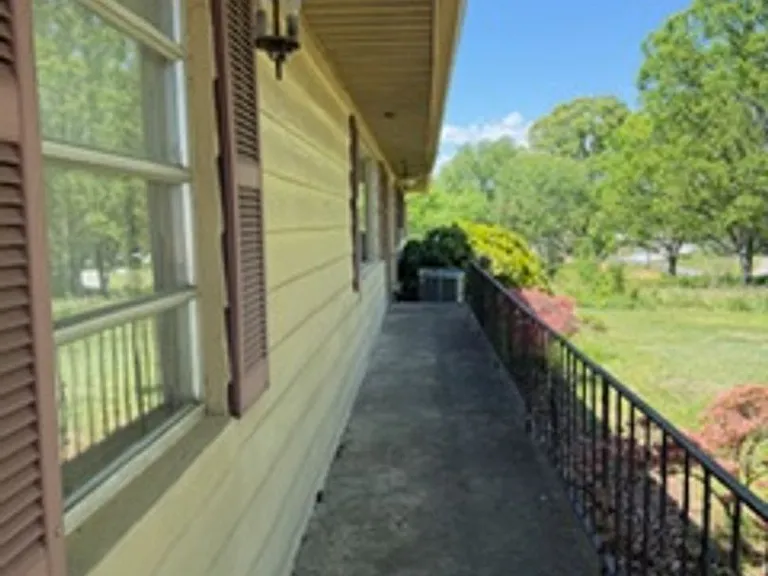 1701 Westside Dr — Photo 31