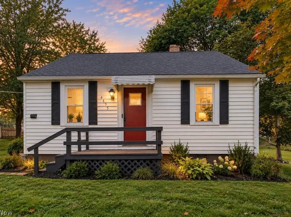 4695 Grapeland Ave, Louisville, OH 44641