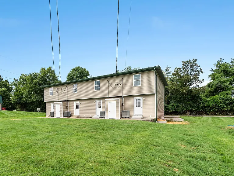 700 Jones Ln #8 — Photo 32