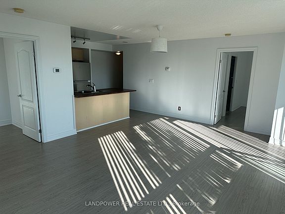 5th image of 62 Suncrest Blvd #320