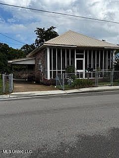 1st image of 322 Main St