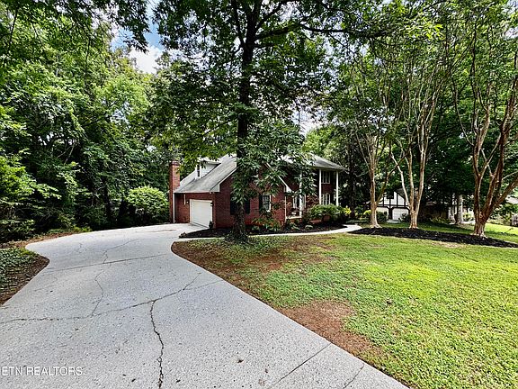 3rd image of 518 Old Tavern Cir