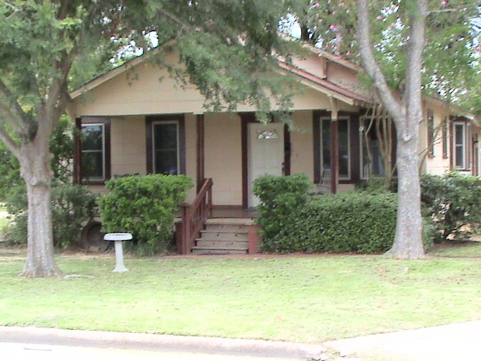 1st image of 4630 University Dr
