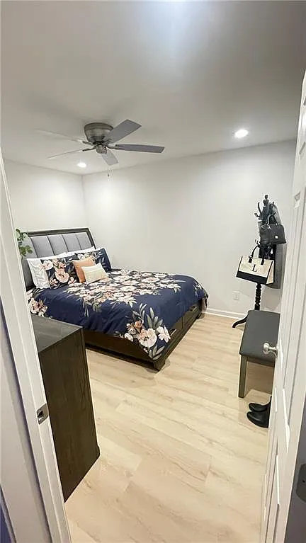 2 bed, 1.0 bath, 4323 sqft, $1,650 — Photo 4