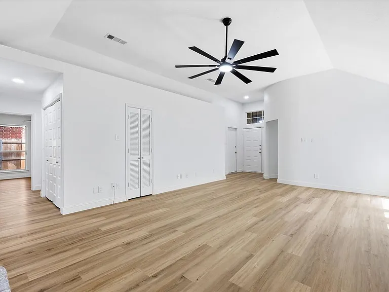 8812 Sabinas Trl — Photo 27