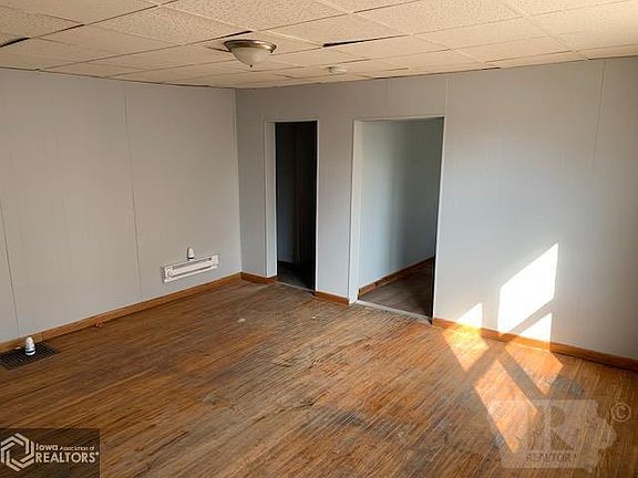 3rd image of 602 N Market St
