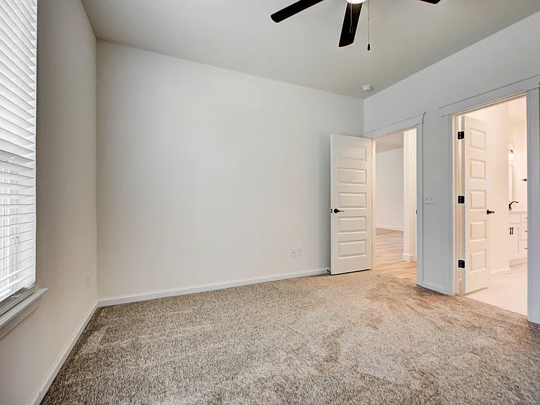 3027 Pescara Dr — Photo 43