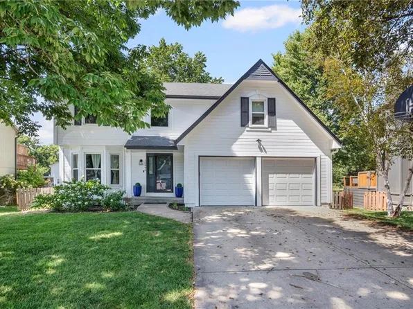 12496 S Shannan Cir, Olathe, KS 66062