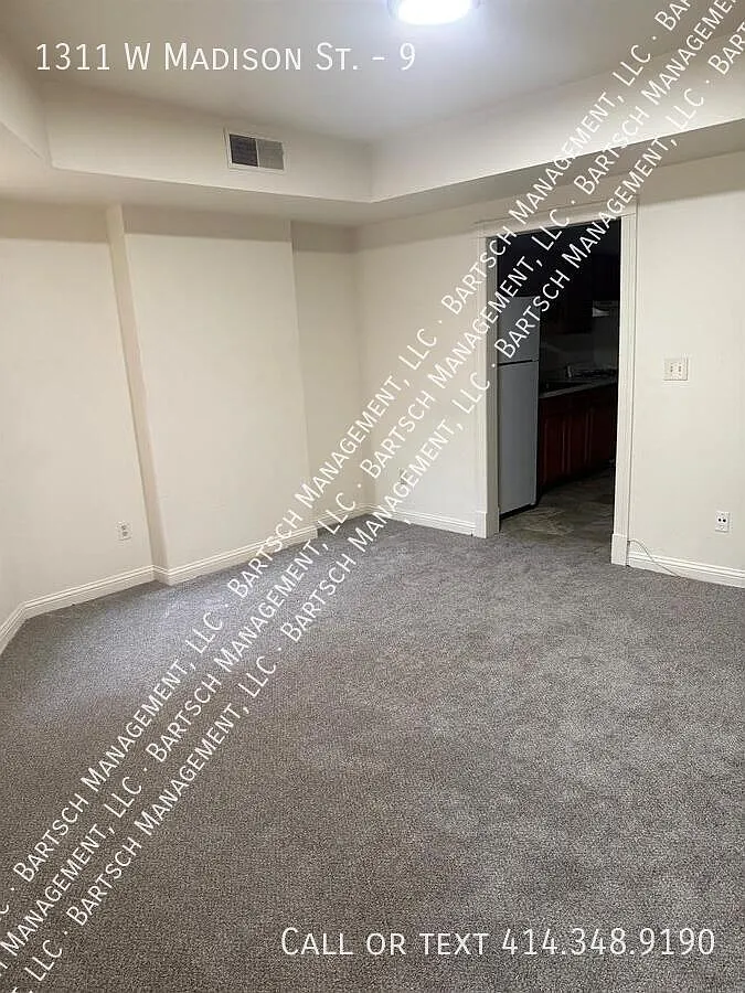 Studio, $850 — Photo 2