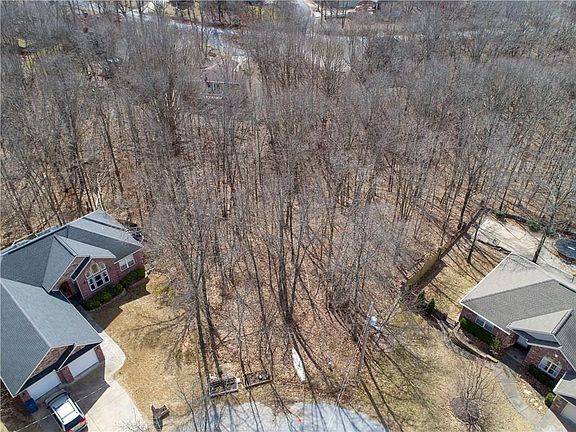 4th image of 2 Bigbury Ln