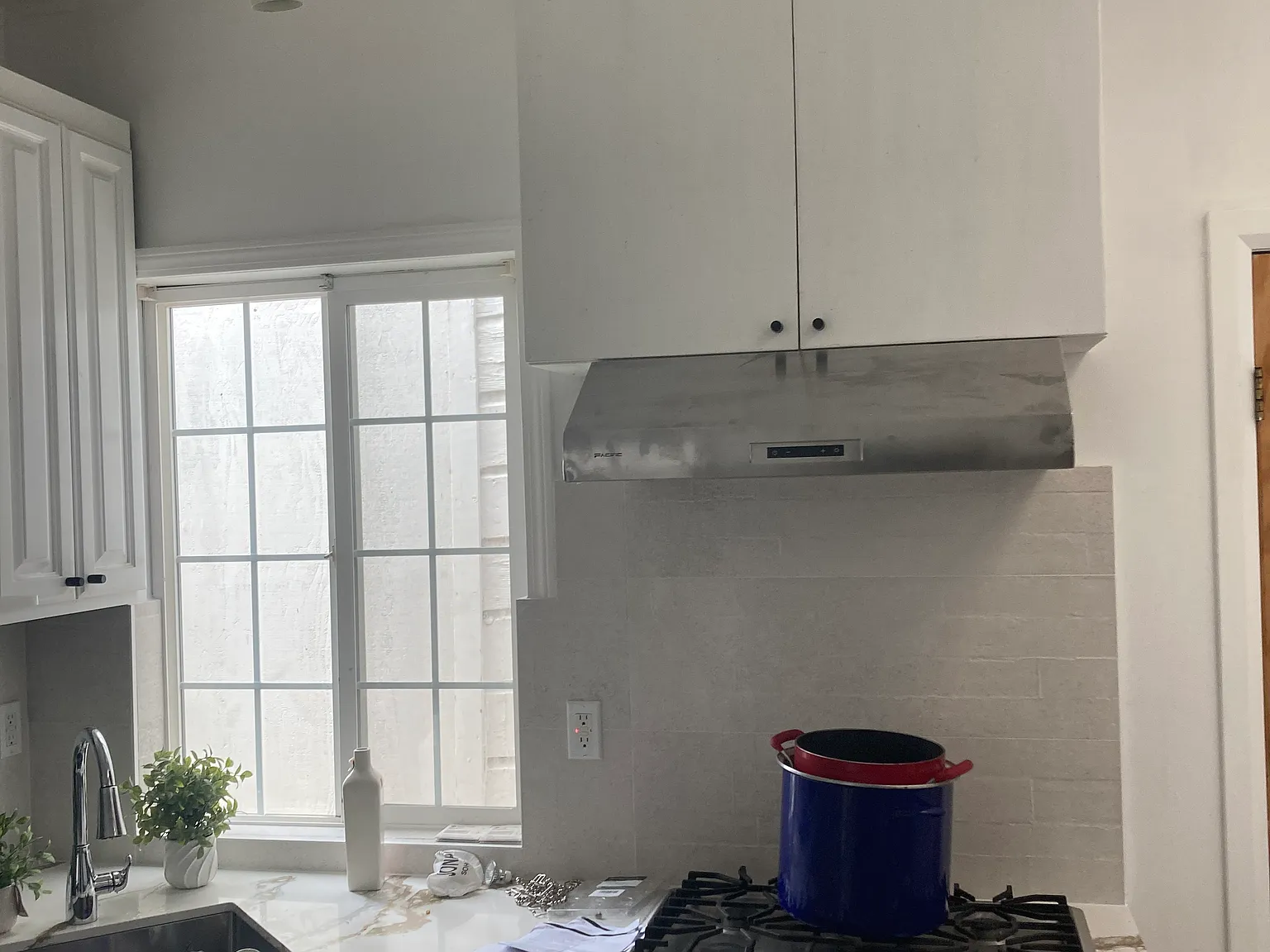4 bed, 950 sqft, $1,600 — Photo 4