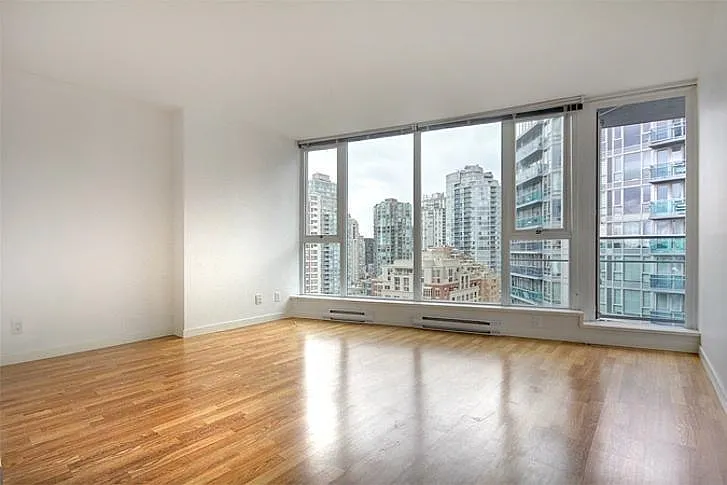 233 Robson St #2710 — Photo 3