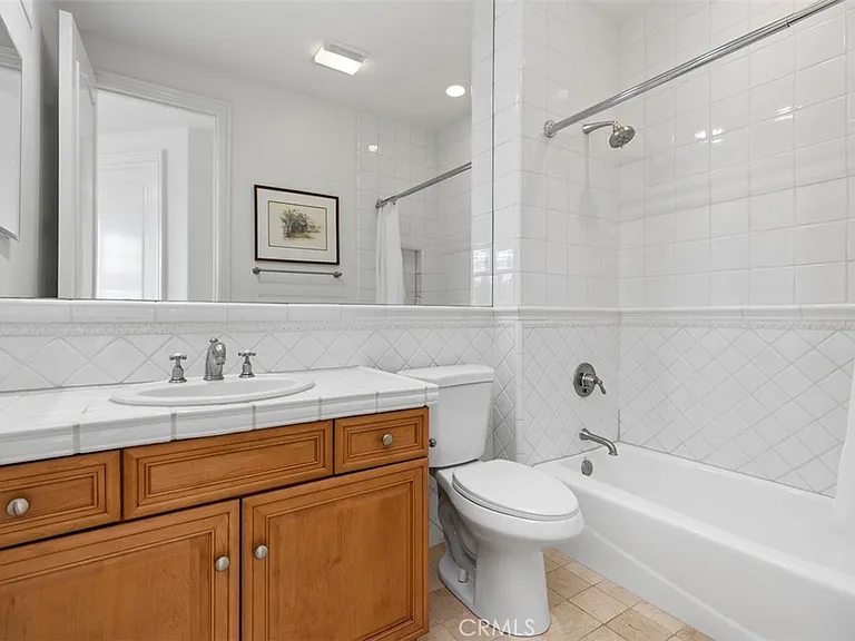 17 Colonial Dr — Photo 22