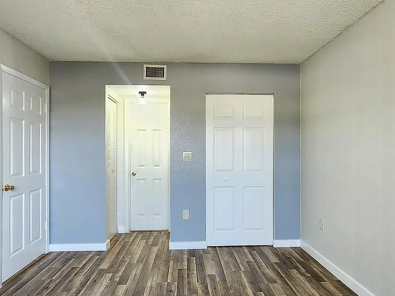 2810 N Oakland Forest Dr #207 — Photo 6