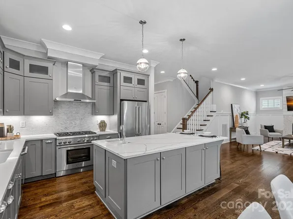 911 Naples Dr, Davidson, NC 28036