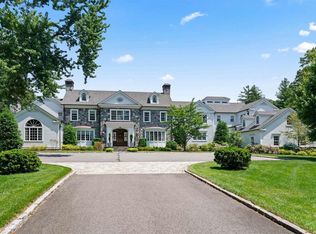 108 Piping Rock Rd, Locust Valley, NY 11560