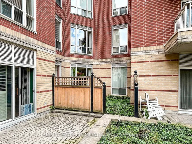 455 Rosewell Ave #101 — Photo 8