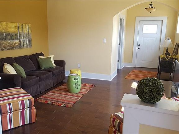 3rd image of 1230 S Villa Ave