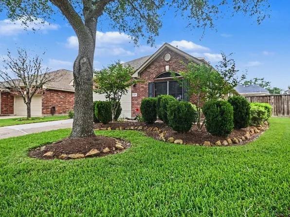 1407 Capri Place Ln, Pearland, TX 77581