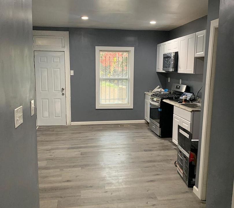 1st image of 752 Bartlett Ave