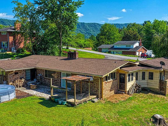 3rd image of 2136 Heatherly Rd