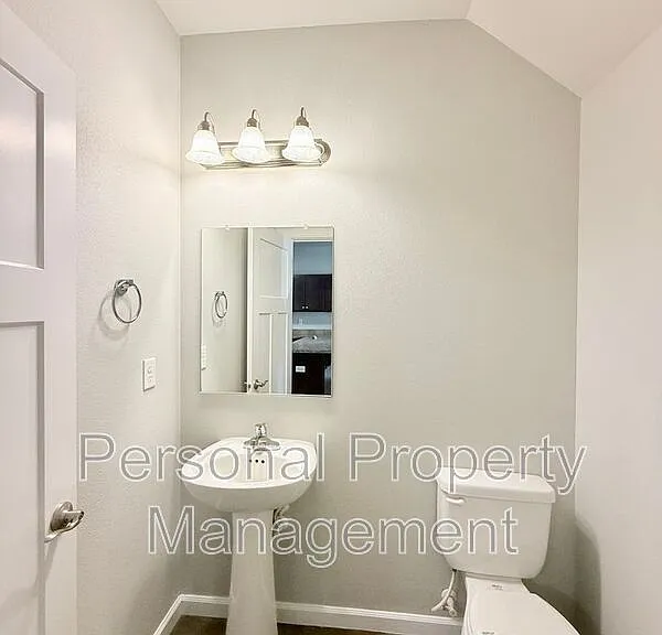 12600 NE 49th St #F — Photo 10