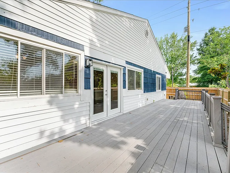 1666 Oakland Ave — Photo 25