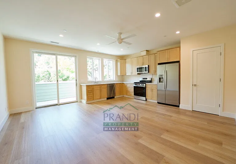 10 E Crescent Dr #A — Photo 2