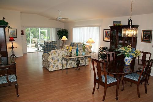 Great Rm--Living/Dining