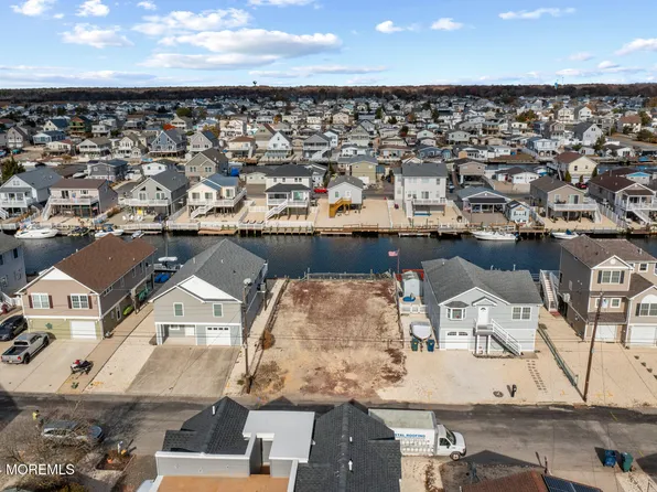 16 W Raritan Drive, Little Egg Harbor, NJ 08087