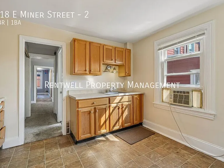 118 E Miner St #2 — Photo 4