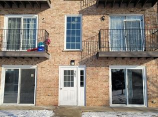161 W Elk Trl APT 263, Carol Stream, IL 60188