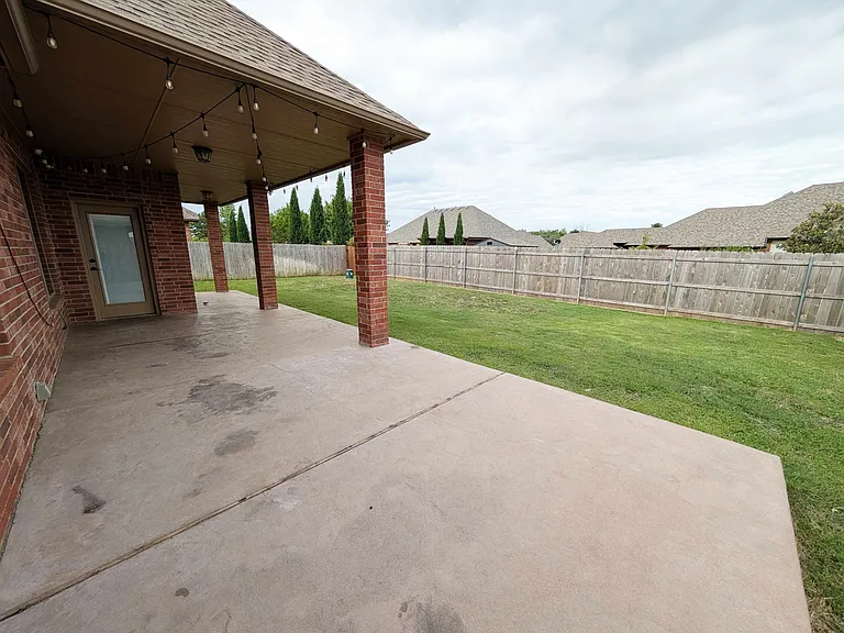 6405 Bent Wood Dr — Photo 23
