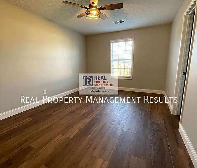 4800 Penrose Dr — Photo 11