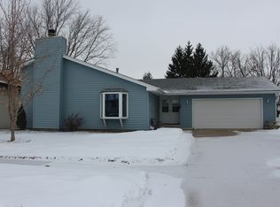 140 Beacon Dr, Belvidere, IL 61008