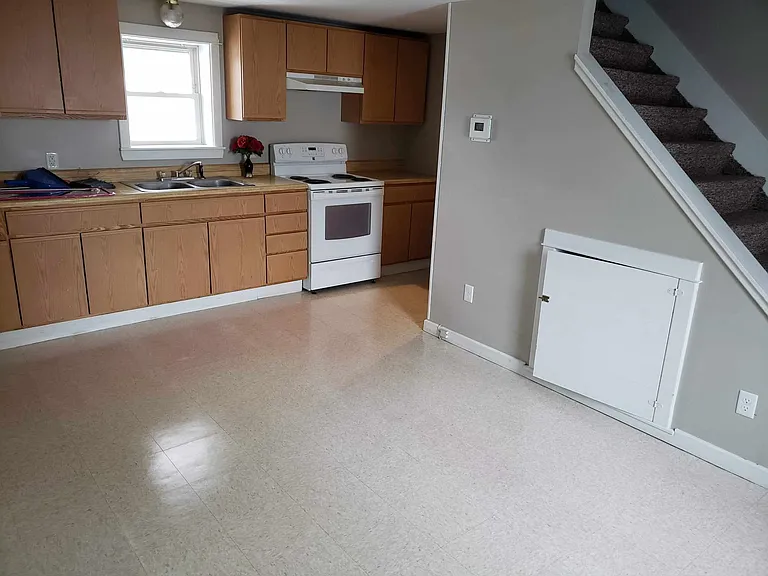 93 Market St #102 — Photo 6