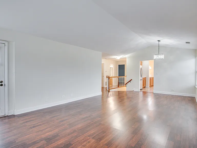 1829 Quaker Hollow Ln #1829 — Photo 6