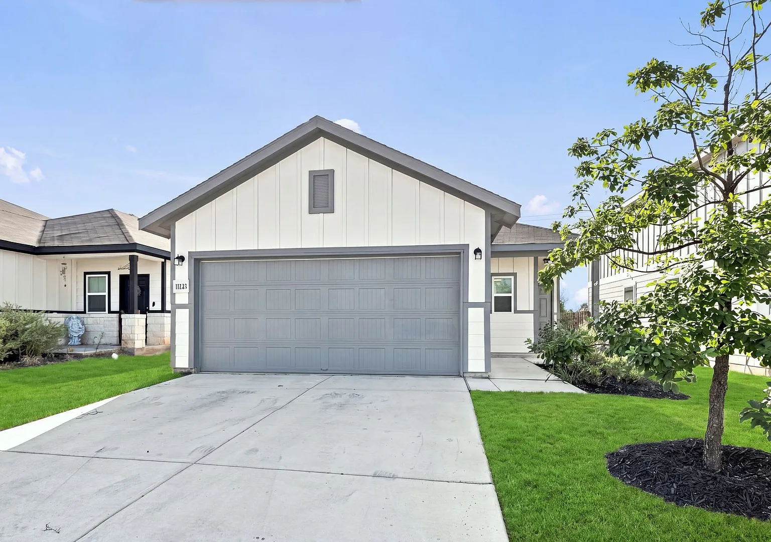 Comfort, Convenience & Easy Living in Davis Ranch — Photo 1