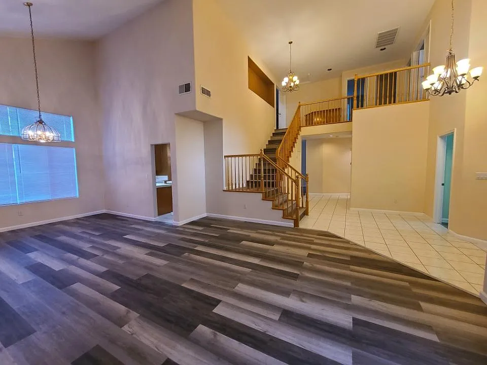 5 bed, 2981 sqft, $3,550 — Photo 2
