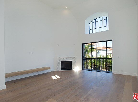 2nd image of 1539 Greenfield Ave APT 301