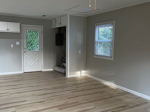 5th image of 5005 Warren Dr