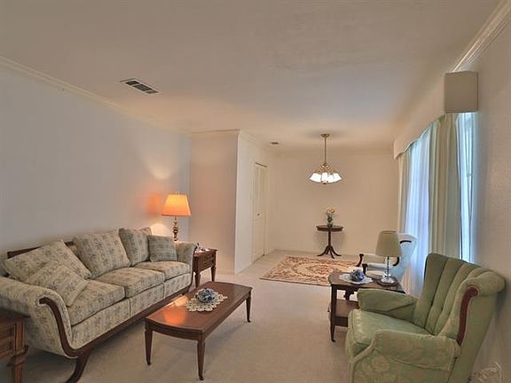 4th image of 3725 Walton Ave