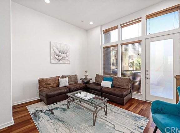 5th image of 5510 W 149th Pl Unit 4
