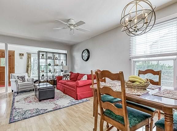 4th image of 714 Ringwood Ave