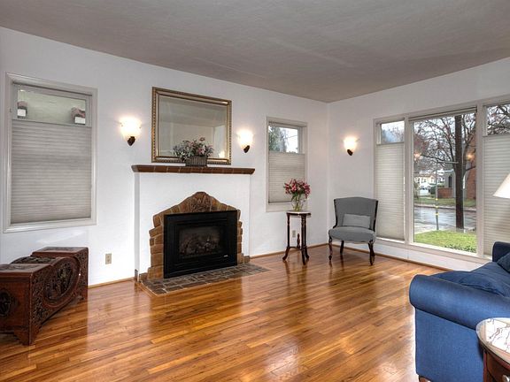 2nd image of 1593 Searles Ave