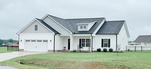 1st image of 215 Rae Dr
