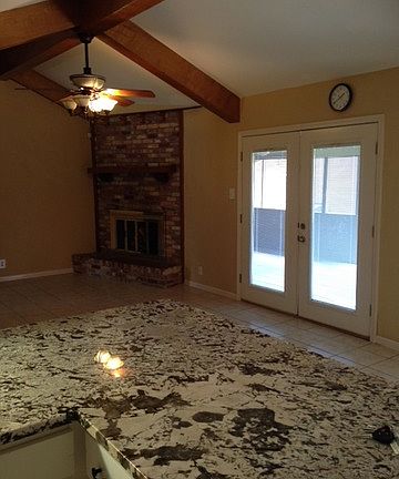3rd image of 114 S Gardenview